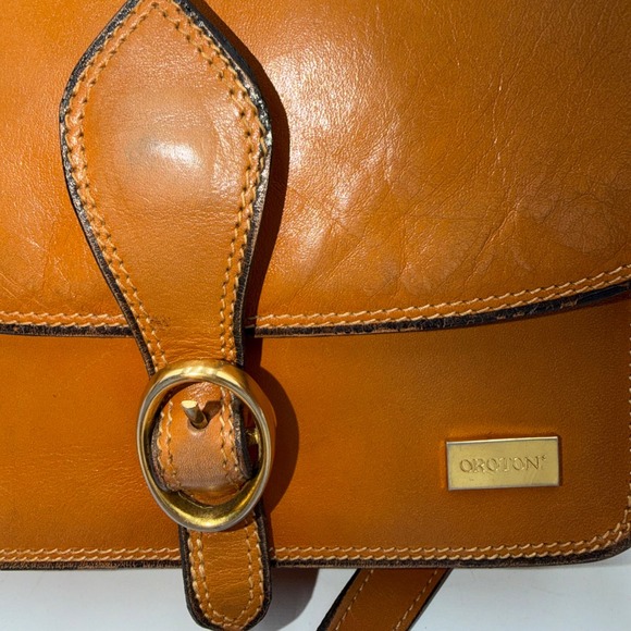 Oroton Vintage Tan Leather Crossbody Bag Made in Italy Gold Hardware Buckle Flap